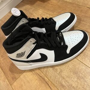 Nike Air Jordan 1 mid Diamond Black Iridescent